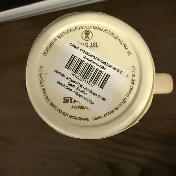 Stanley Chanel Cream and Gold Travel Mug 40oz - Picture 4 of 4